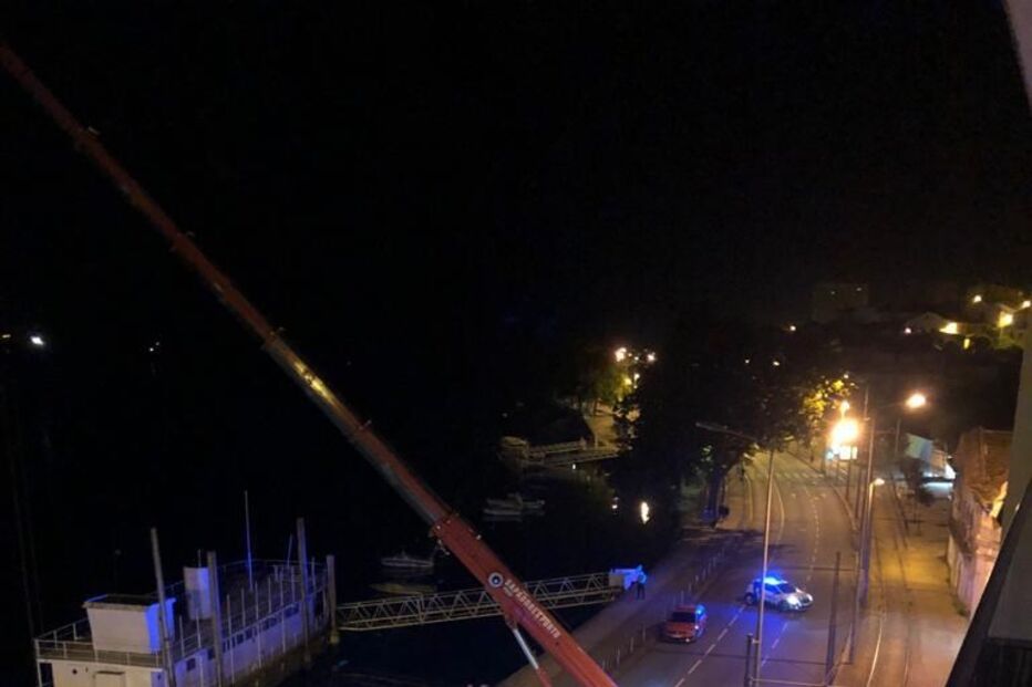 Homem morre em despiste de carro que caiu ao rio douro no Porto. Mulher ficou ferida