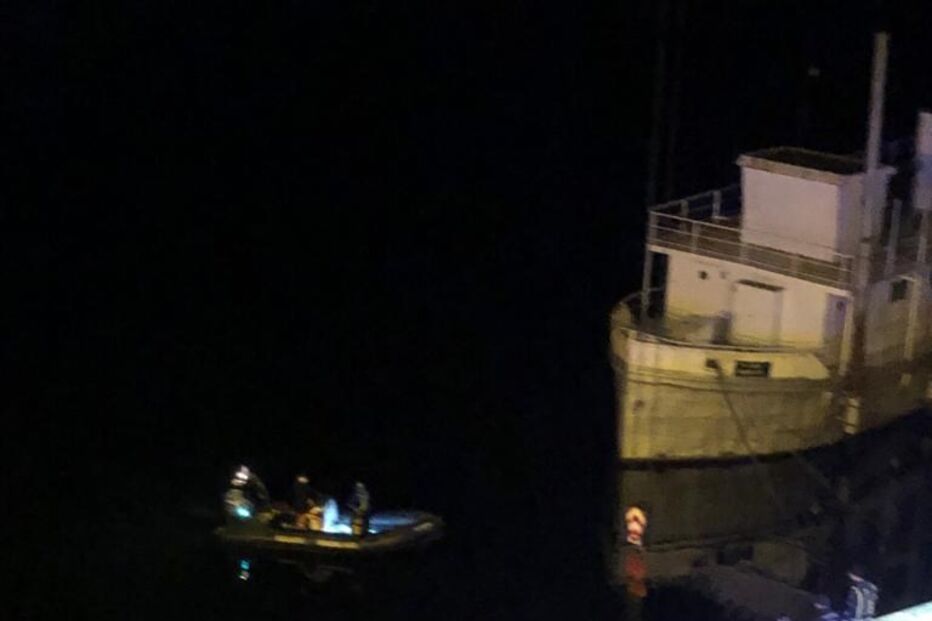 Homem morre em despiste de carro que caiu ao rio douro no Porto. Mulher ficou ferida