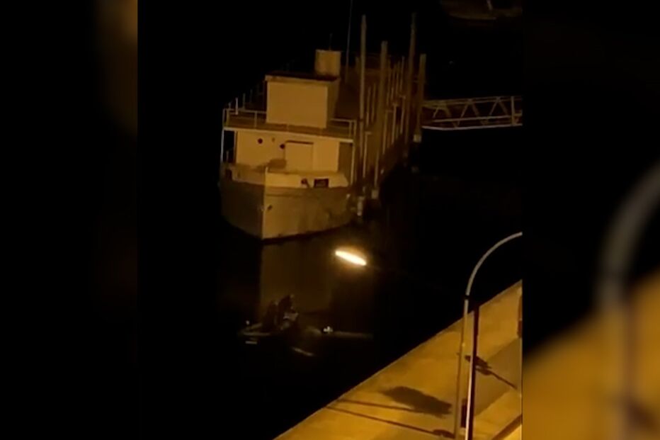 Homem de 35 anos morre em despiste de carro que caiu ao rio douro no Porto