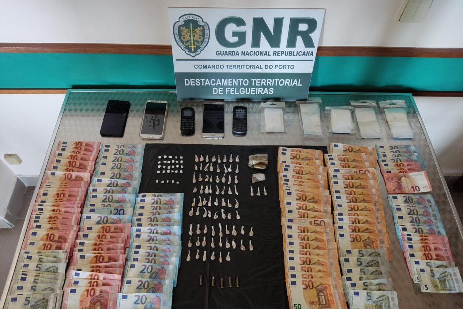 Uma mulher e dois homens detidos por tráfico de droga em Felgueiras