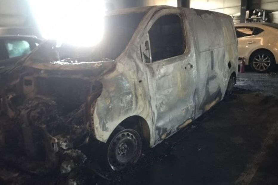 Incêndio deflagra em armazém da Citroën na zona industrial de Vila Real