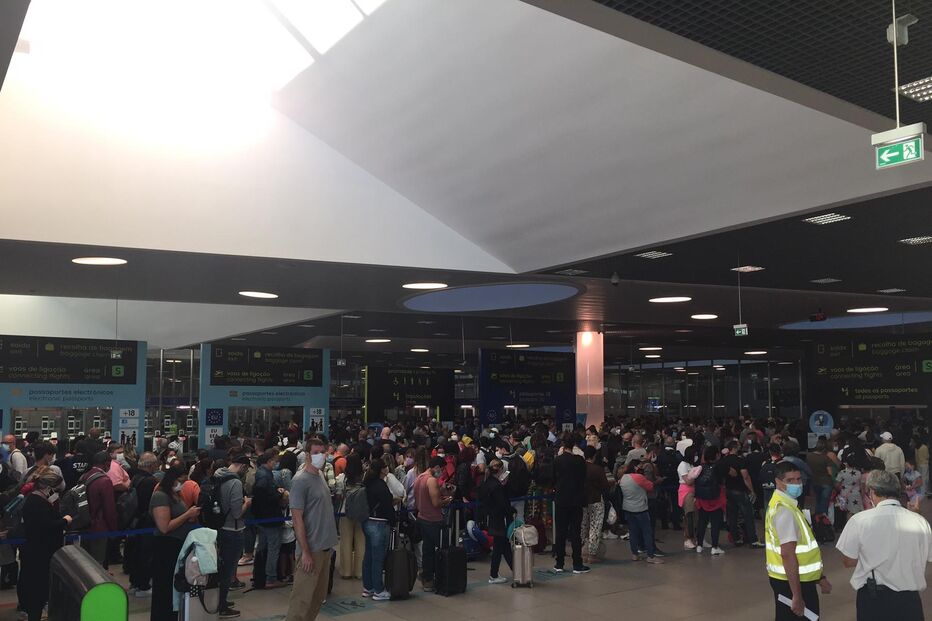 Greve do SEF provoca longas filas no Aeroporto de Lisboa
