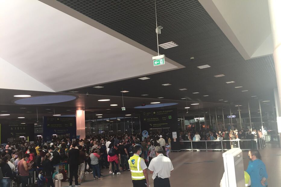 Greve do SEF provoca longas filas no Aeroporto de Lisboa