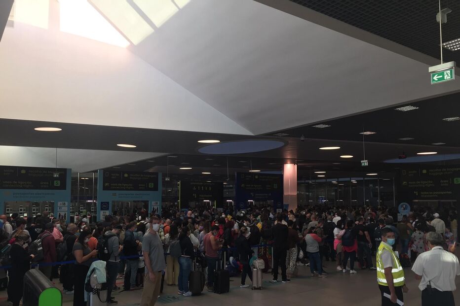 Greve do SEF provoca longas filas no Aeroporto de Lisboa