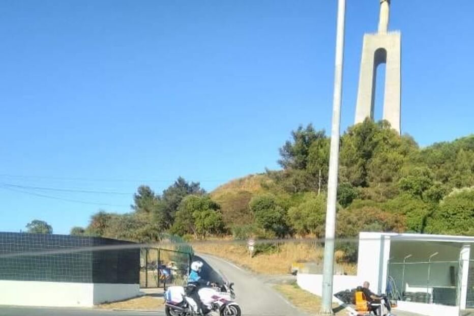 PSP interceta mulher em scooter elétrica em cima da Ponte 25 de Abril