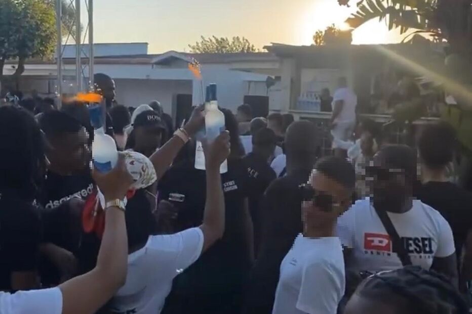 Festa ilegal na discoteca HK no Seixal