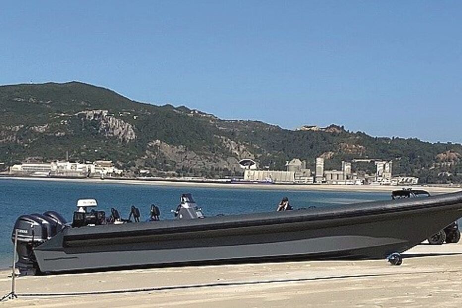 Polícia Marítima removeu a lancha