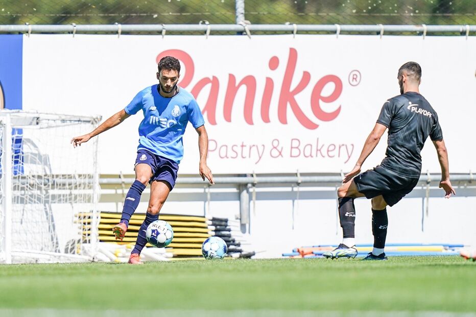João Mário em ação no jogo-treino de ontem, com a Académica
