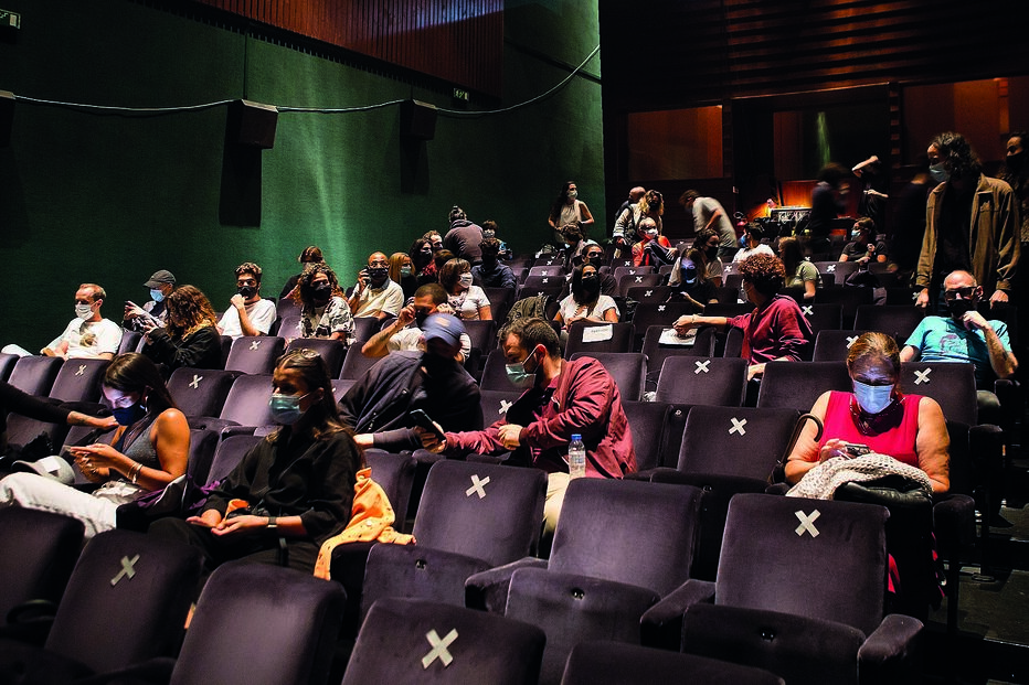 Até 30 de junho registaram-se 881 262 entradas e 4,9 milhões de euros de receita bruta    