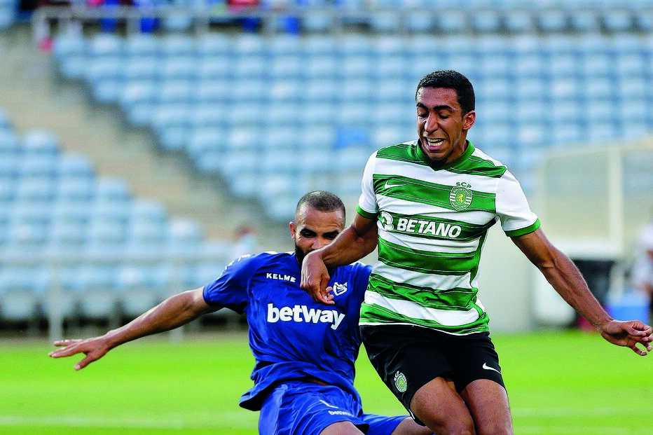 Sandro faz falta sobre Tiago Tomás dentro da área do Belenenses SAD. Penálti a favor do Sporting que Jovane converteu  