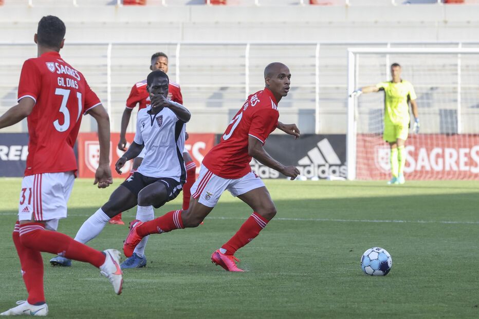 João Mário em ação no jogo de sexta-feira, o primeiro que fez com a camisola do Benfica