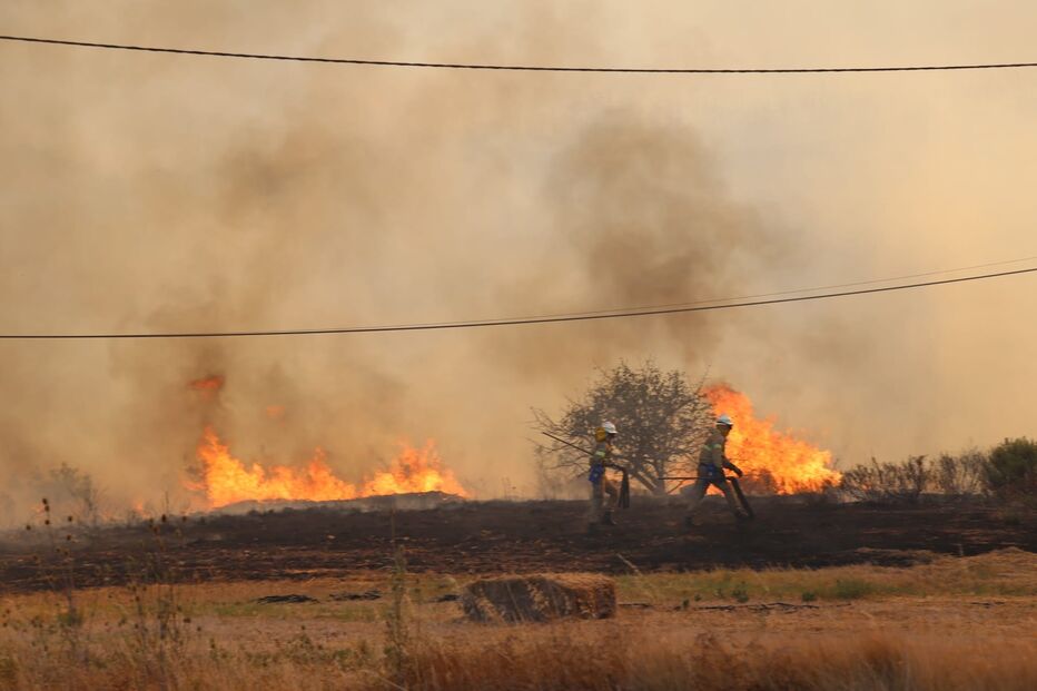  Centenas de operacionais combatem incêndio em Monchique