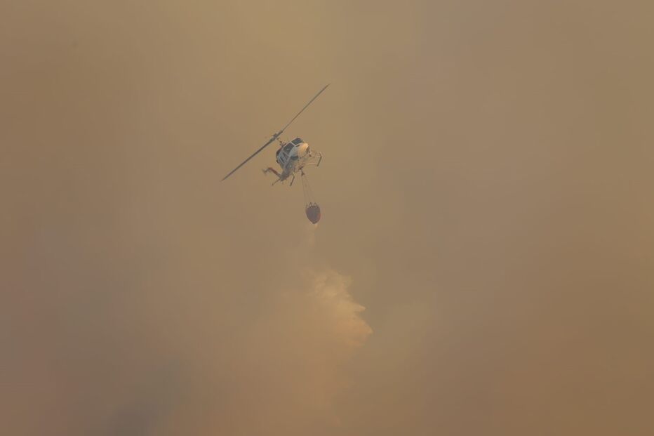  Centenas de operacionais combatem incêndio em Monchique