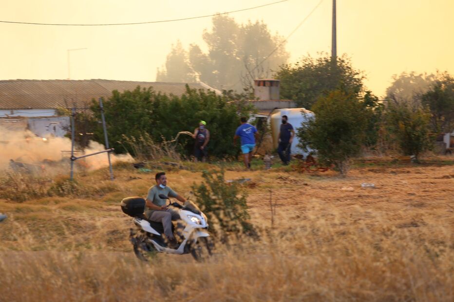  Centenas de operacionais combatem incêndio em Monchique