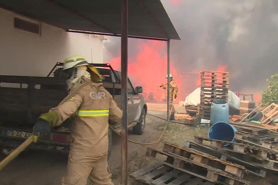 Combate às chamas em Monchique