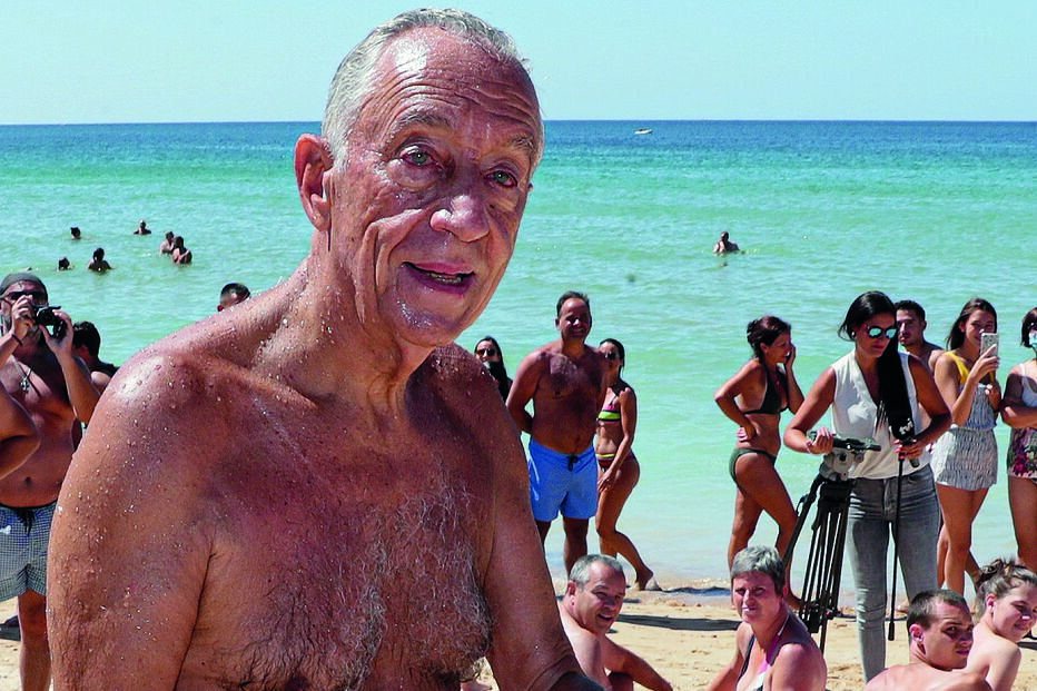 Marcelo Rebelo de Sousa aprecia mergulhar nas águas algarvias há largos anos 