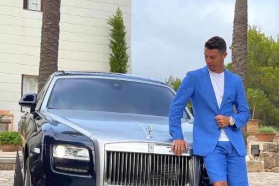 Cristiano Ronaldo e Georgina exibem férias milionárias