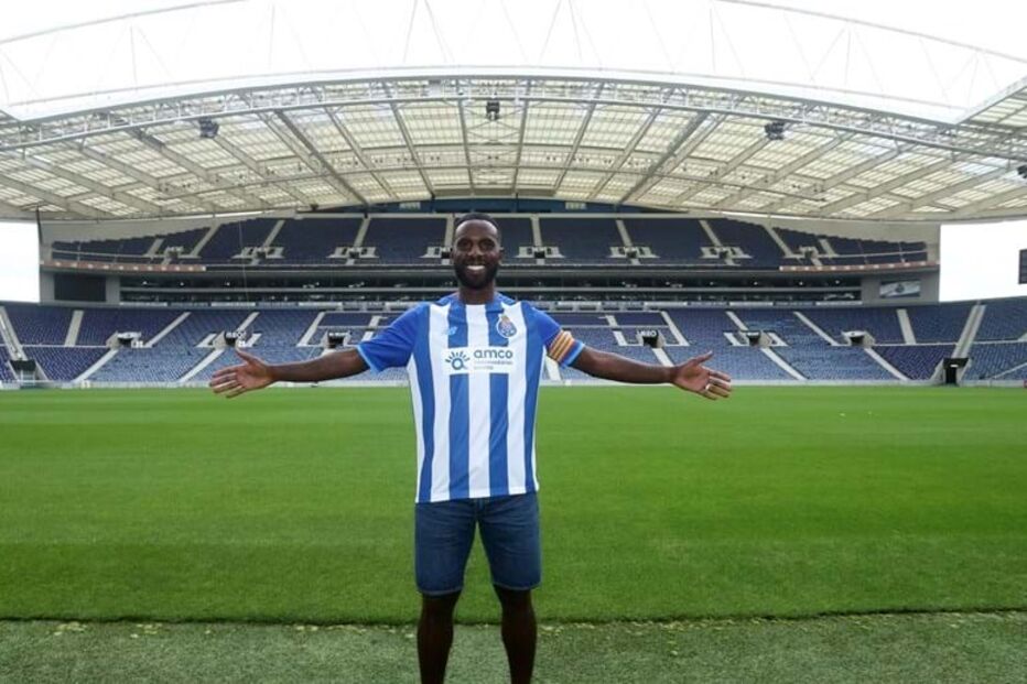 Silvestre Varela regressa ao FC Porto