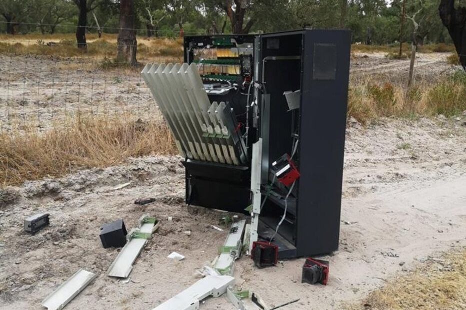 GNR recupera máquina de tabaco e viatura roubada em Alcácer do Sal