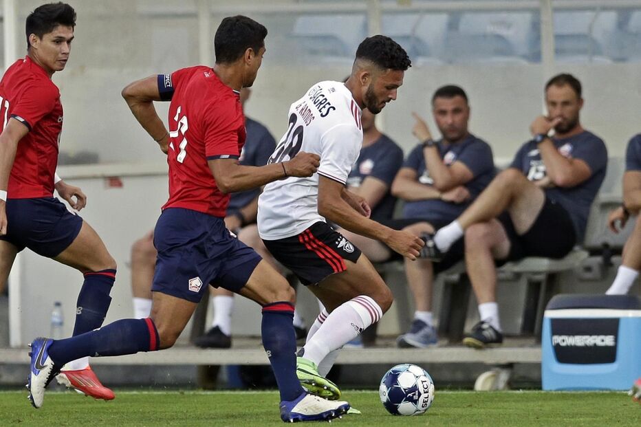Benfica vence campeão francês Lille em jogo de preparação