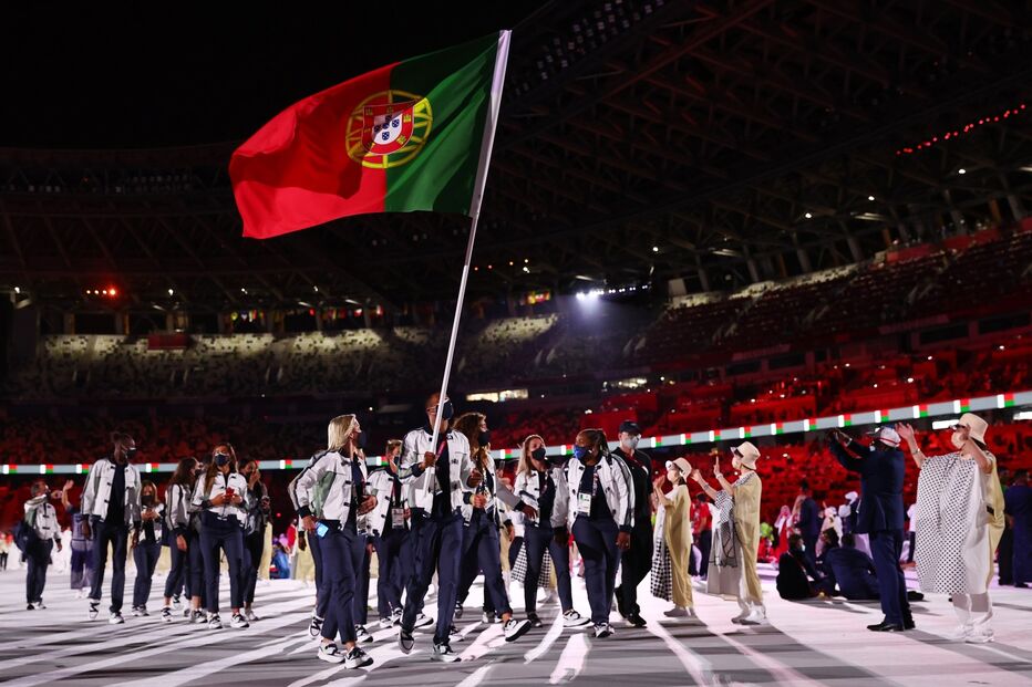 Telma Monteiro e Nélson Évora foram os porta-estandartes da comitiva lusa nos Jogos Olímpicos de Tóquio, encabeçando o desfile na cerimónia de abertura do evento