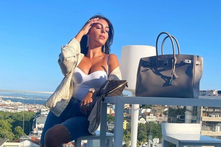 Georgina Rodríguez em pose sensual