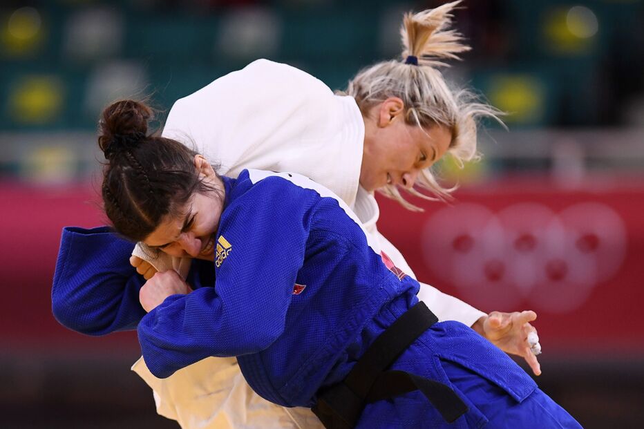  Telma Monteiro em ação contra Julia Kowalczyk