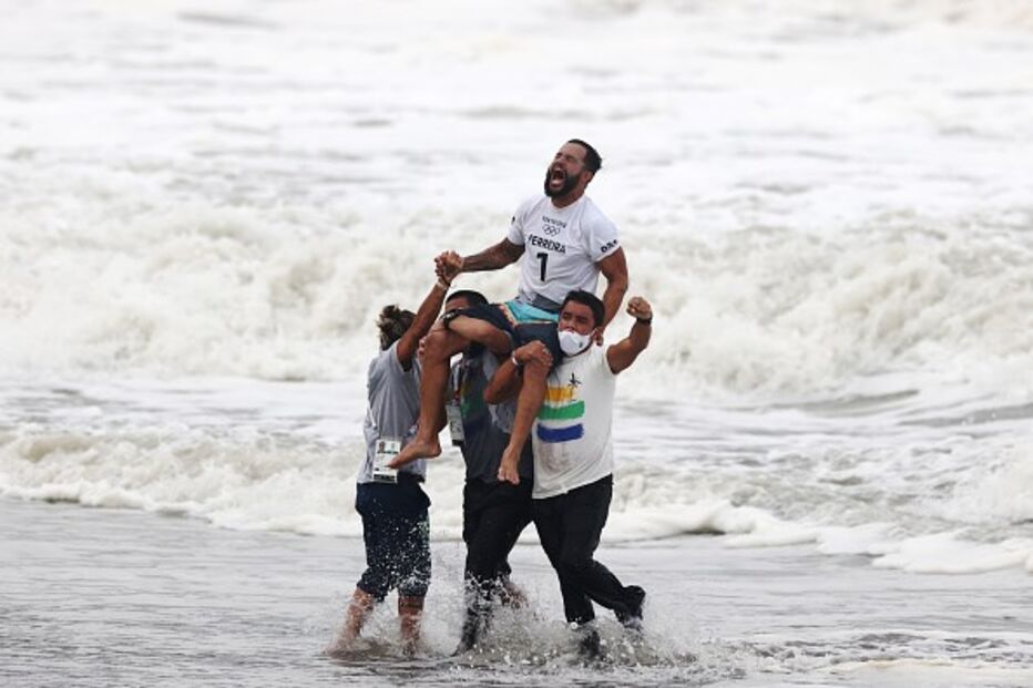 Ítalo Ferreira é o primeiro campeão olímpico de surf