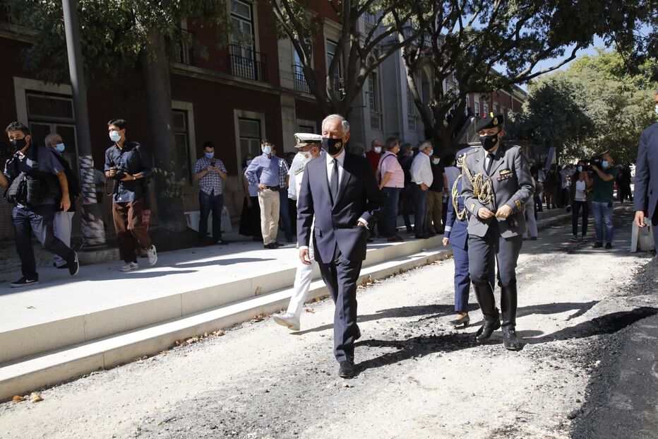 Dezenas nas cerimónias fúnebres de Otelo Saraiva de Carvalho