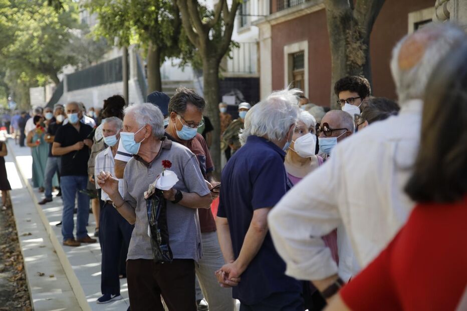 Dezenas nas cerimónias fúnebres de Otelo Saraiva de Carvalho