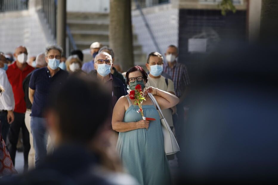 Dezenas nas cerimónias fúnebres de Otelo Saraiva de Carvalho
