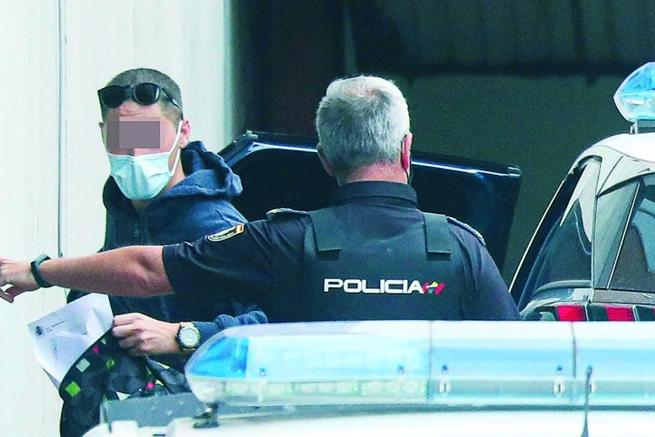 jovens detidos, suspeitos, Espanha, Gijón