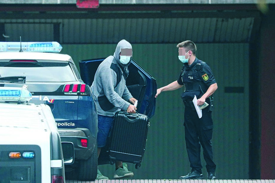 jovens detidos, suspeitos, Espanha, Gijón