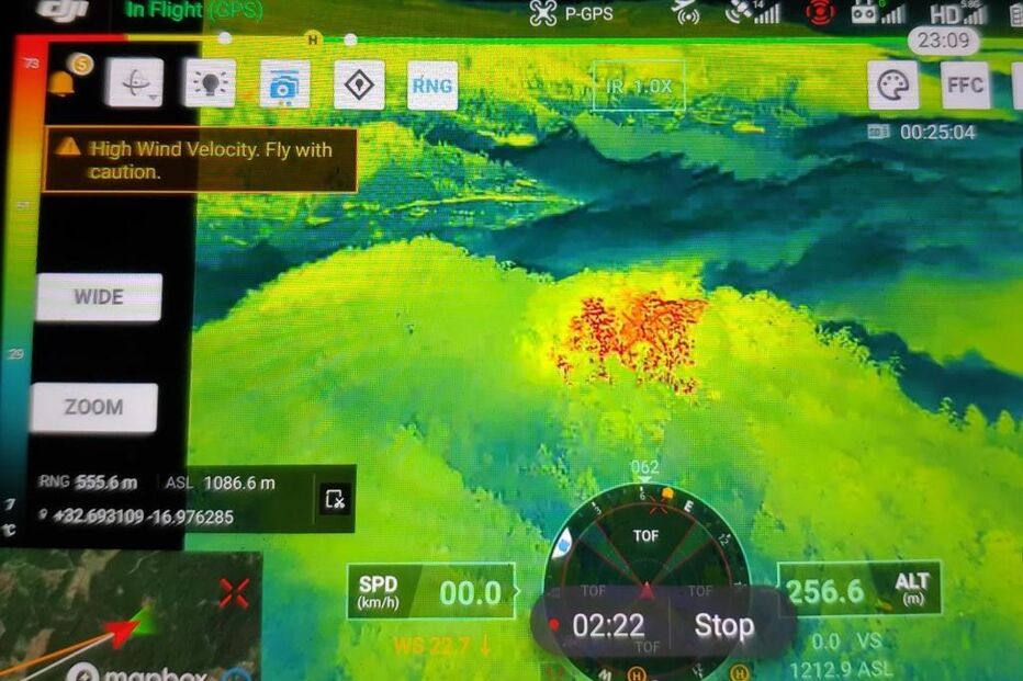 Drones da Forças Armadas detetaram, na madrugada desta quarta-feira, na ilha da Madeira, dois focos de incêndios florestais