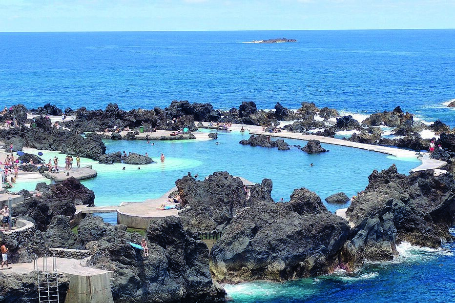 As piscinas da praia de Porto Moniz, na Madeira 
