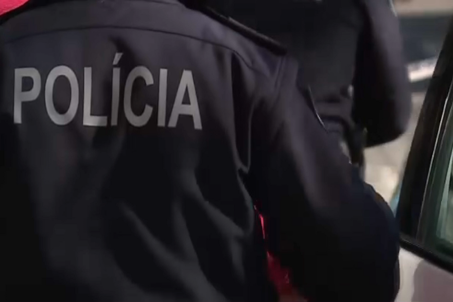 Presa por tirar comida à mãe de 85 anos durante seis meses em Loures