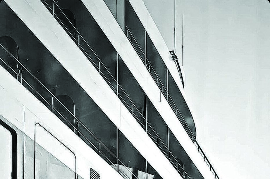 É neste barco que a apresentadora está de férias