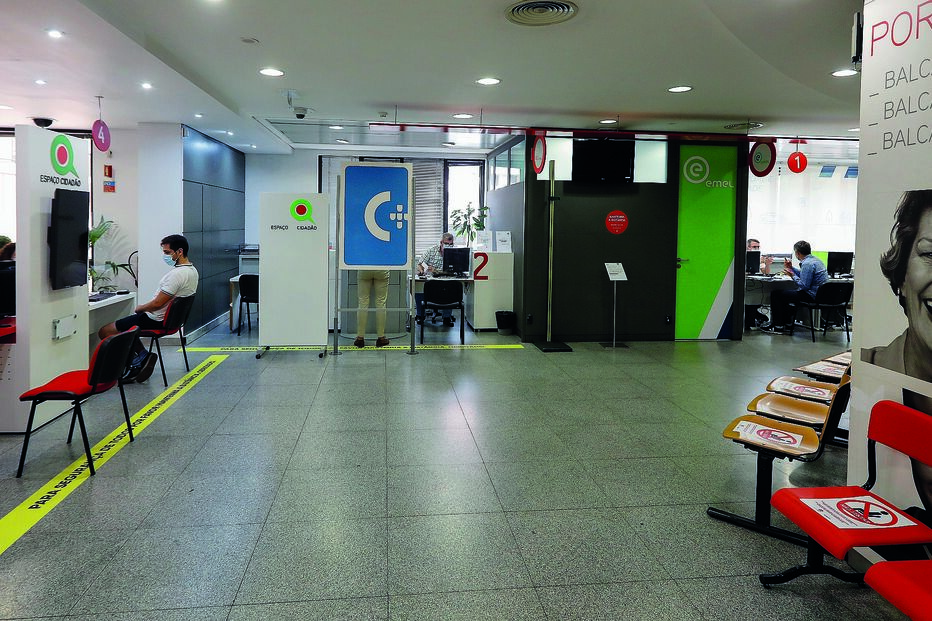 serviços públicos, administração pública