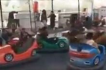 Talibãs nos carrinhos de choque