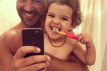 Alexandre Esteves de Oliveira com os filhos