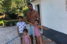 Alexandre Esteves de Oliveira com os filhos