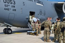 Mulher afegã dá a luz a bordo de C-17 que a retirou de Cabul