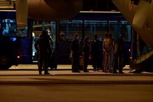 Chegada de grupo de afegãos e militares portugueses a Lisboa