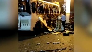 Explosão em autocarro na Rússia faz dois mortos e 17 feridos