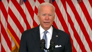 Joe Biden ameaça talibãs com "força devastadora se necessário"