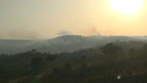 Incêndio em Loulé combatido por quatro meios aéreos e mais de 120 bombeiros
