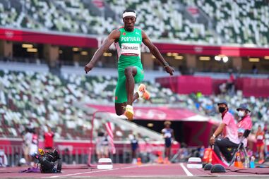 Salto de Pedro Pichardo vale ouro em Tóquio