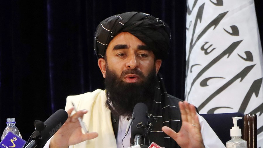 O porta-voz dos talibãs, Zabihullah Mujahid, anunciou o governo