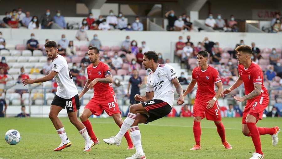 Lucas Veríssimo apontou o primeiro golo do Benfica, no Estádio Cidade de Barcelos, frente ao Gil Vicente, numa partida difícil para os encarnados