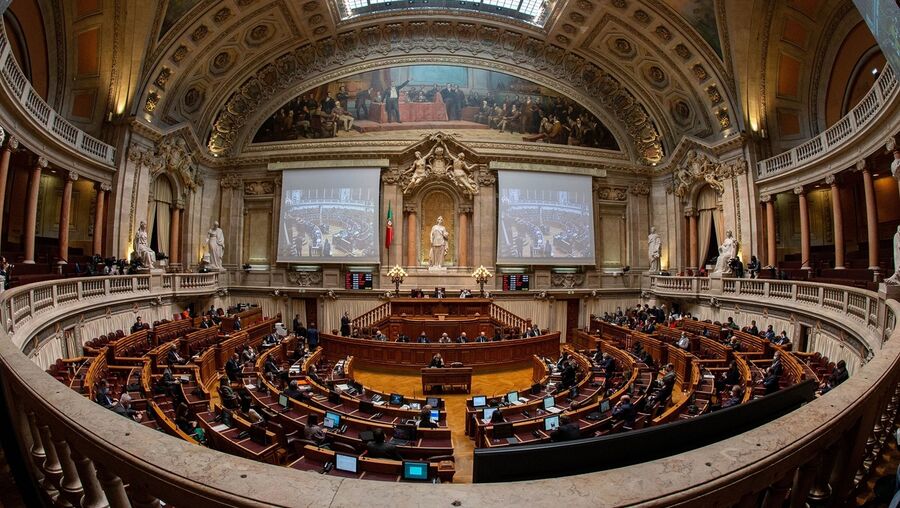Governo e Assembleia  da República com nota positiva dos  eleitores